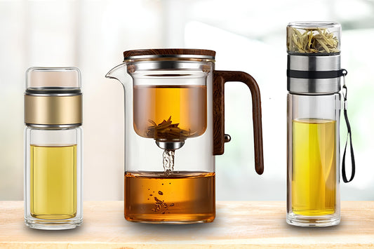 L'Infus'Tout, la théière Nova, et l'Infuseur 2.0 sur un comptoir en bois.